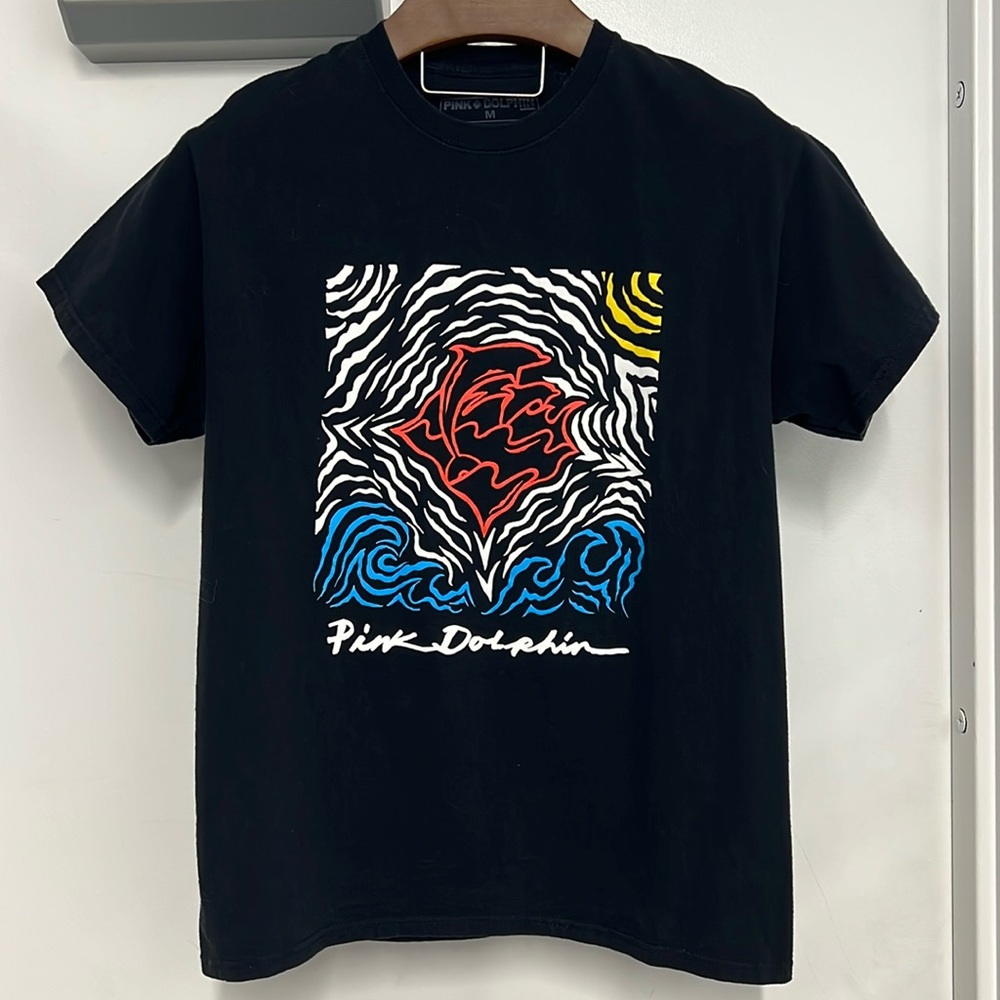 Pink Dolphin Medium Black T-shirt w/Raised Graphics